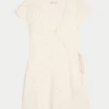 Robe portefeuille à manches courtes Robe portefeuille à manches courtes