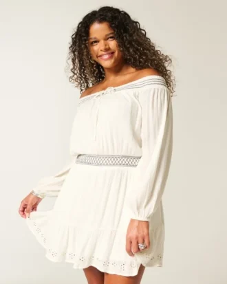 Robe tissée à épaules dénudées