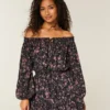 Robe tissée à épaules dénudées Robe tissée à épaules dénudées