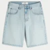 Short baggy en denim avec broderie en chaîne Short baggy en denim avec broderie en chaîne