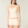 Short court en dentelle gaufrée Gilly Hicks Short court en dentelle gaufrée Gilly Hicks