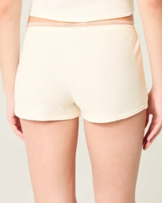 Short court en dentelle gaufrée Gilly Hicks