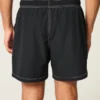 Short de bain mi-cuisse