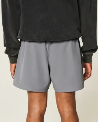 Short de sport graphique mi-cuisse