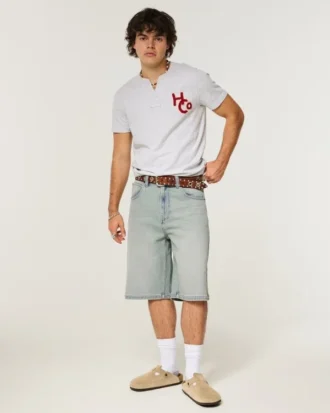 Short en denim super ample avec broderie araignée
