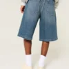 Short en denim super baggy délavé foncé, longueur sous le genou