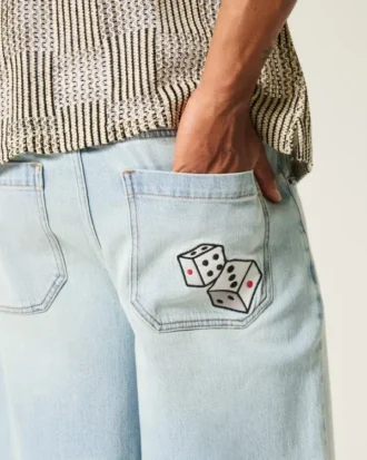 Short en denim super baggy à motif graphique Dice, couleur claire