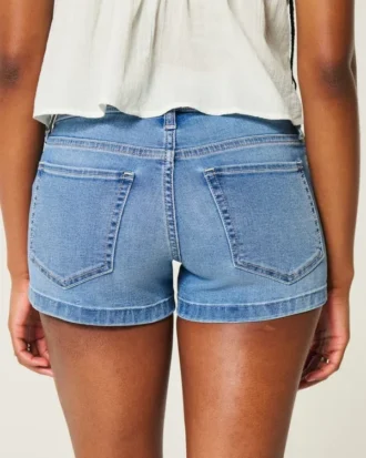 Short en denim taille basse, délavage moyen