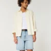 Short en jean ample délavé au-dessus du genou Short en jean ample délavé au-dessus du genou