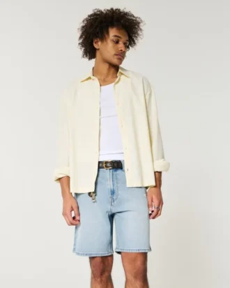Short en jean ample délavé au-dessus du genou