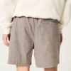 Short en lin mélangé à mi-cuisse Short en lin mélangé à mi-cuisse