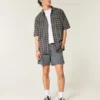 Short en sergé mi-cuisse à enfiler Short en sergé mi-cuisse à enfiler