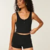 Shortie basique indispensable Shortie basique indispensable
