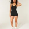 Shortie basique indispensable Shortie basique indispensable