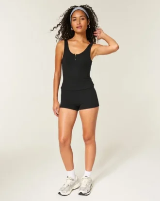 Shortie basique indispensable