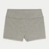 Shortie basique indispensable Shortie basique indispensable