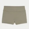 Shortie basique indispensable Shortie basique indispensable