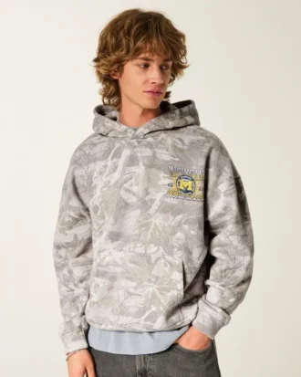 Sweat à capuche camouflage graphique Boxy University of Michigan Wolverines