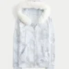 Sweat à capuche camouflage zippé avec bordure en fausse fourrure Sweat à capuche camouflage zippé avec bordure en fausse fourrure