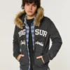 Sweat à capuche zippé Big Sur avec bordure en fausse fourrure Sweat à capuche zippé Big Sur avec bordure en fausse fourrure