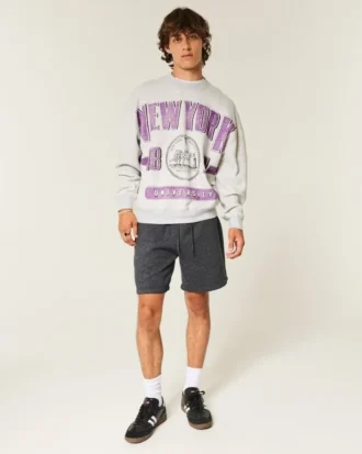 Sweat-shirt à capuche Boxy New York University Violets Graphic