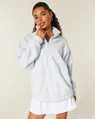 Sweat-shirt à fermeture éclair quart de longueur avec broderie en forme de nœud Gilly Hicks