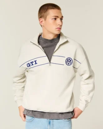Sweat-shirt graphique Volkswagen à demi-zip et coupe carrée Sweat-shirt graphique Volkswagen à demi-zip et coupe carrée
