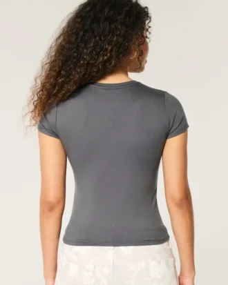 T-shirt bébé à col rond en tissu extensible et sans coutures