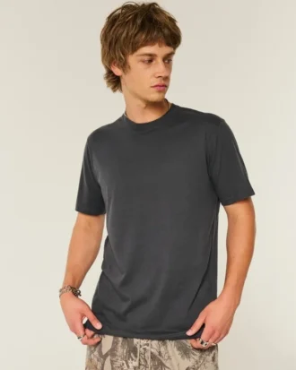 T-shirt classique à col rond T-shirt classique à col rond