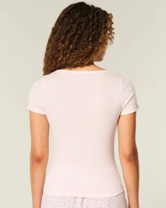 T-shirt à encolure dégagée