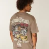 T-shirt graphique Boxy NASCAR Liquid Death T-shirt graphique Boxy NASCAR Liquid Death