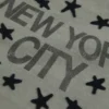 T-shirt graphique New York City à épaules dénudées T-shirt graphique New York City à épaules dénudées