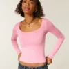T-shirt à manches longues sans coutures et encolure dégagée T-shirt à manches longues sans coutures et encolure dégagée