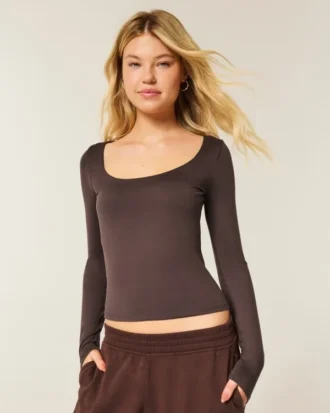 T-shirt à manches longues sans coutures et encolure dégagée T-shirt à manches longues sans coutures et encolure dégagée