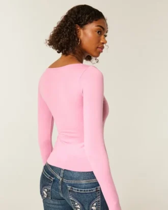 T-shirt à manches longues sans coutures et encolure dégagée