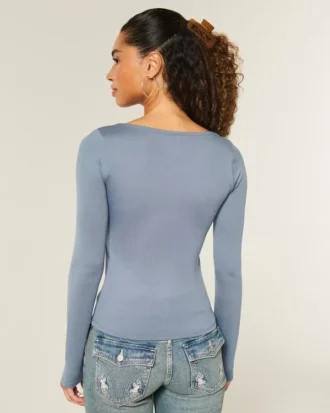 T-shirt à manches longues sans coutures et encolure dégagée