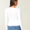 T-shirt à manches longues sans coutures et encolure dégagée T-shirt à manches longues sans coutures et encolure dégagée