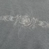T-shirt thermique à motif rose et ailes d’ange T-shirt thermique à motif rose et ailes d’ange