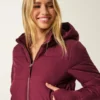 Veste bomber matelassée avec bordure en fausse fourrure Veste bomber matelassée avec bordure en fausse fourrure