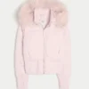 Veste bomber matelassée avec bordure en fausse fourrure Veste bomber matelassée avec bordure en fausse fourrure