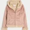 Veste à capuche en fausse peau lainée doublée de fausse fourrure