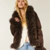 Veste en fausse peau lainée doublée de fausse fourrure