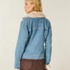 Veste en jean avec bordure en fausse fourrure Veste en jean avec bordure en fausse fourrure