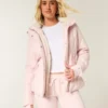 Veste toutes saisons doublée de fausse fourrure Veste toutes saisons doublée de fausse fourrure