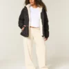 Veste toutes saisons doublée de fausse fourrure Veste toutes saisons doublée de fausse fourrure