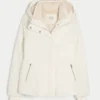 Veste toutes saisons doublée de fausse fourrure Veste toutes saisons doublée de fausse fourrure